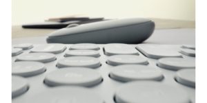 TECLADO LOGITECH INALAMBRICO PEBBLE K380S ROSA